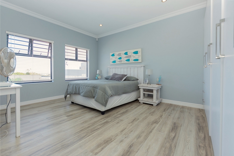 4 Bedroom Property for Sale in Myburgh Park Western Cape